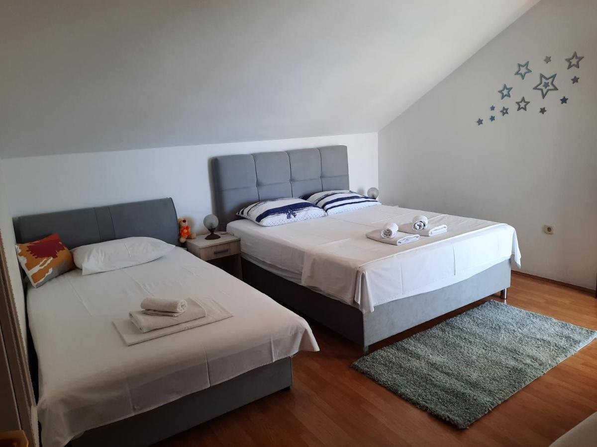Apartments Marijana Zavalatica Eksteriør bilde