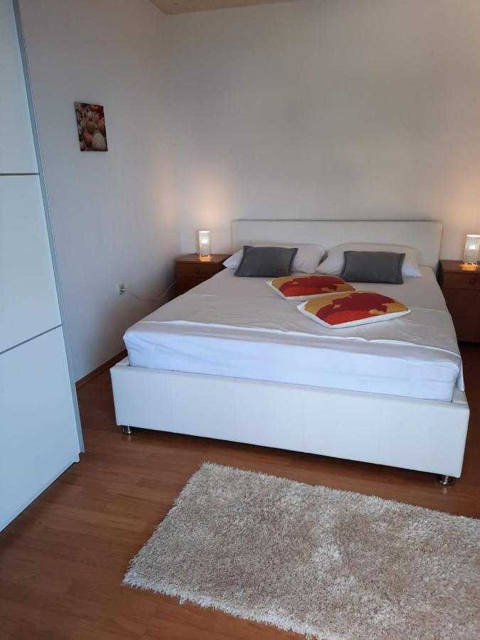 Apartments Marijana Zavalatica Eksteriør bilde